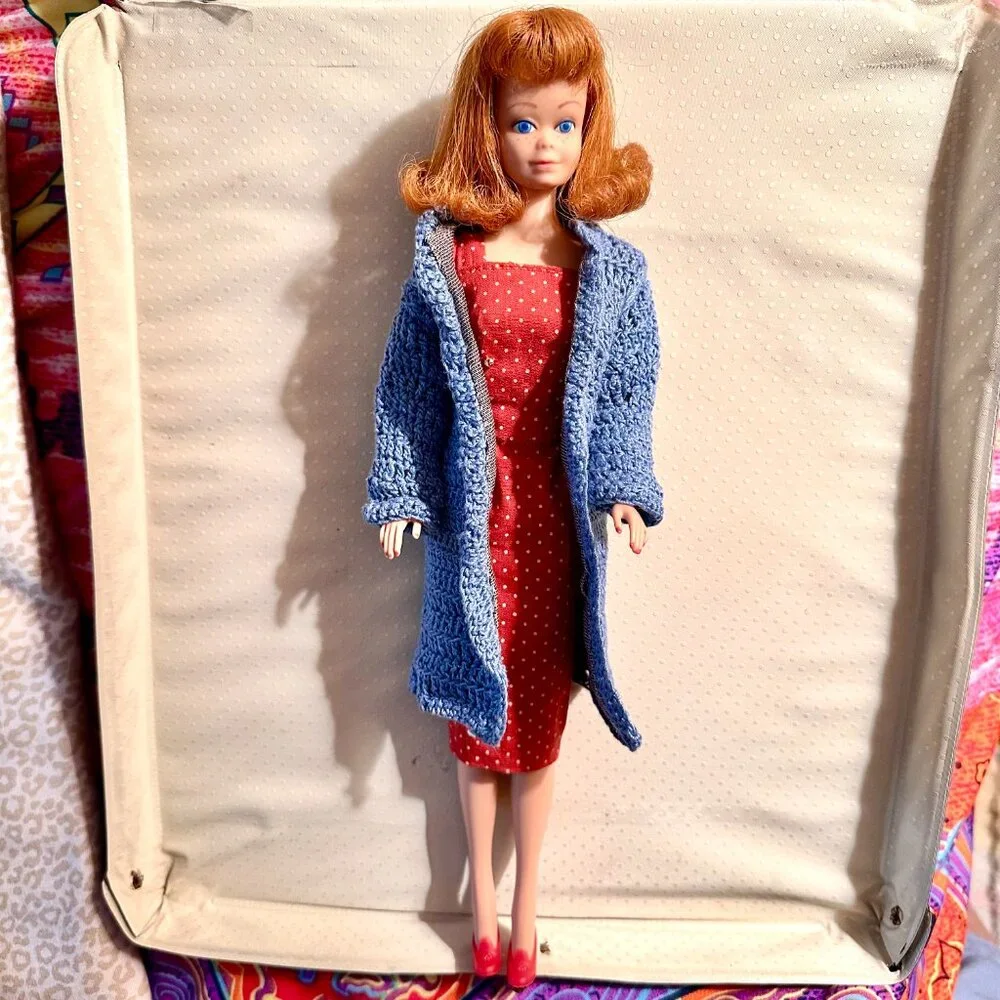 Vintage 1960's Midge doll with case, outfits and accessories - Picture 2 of 11